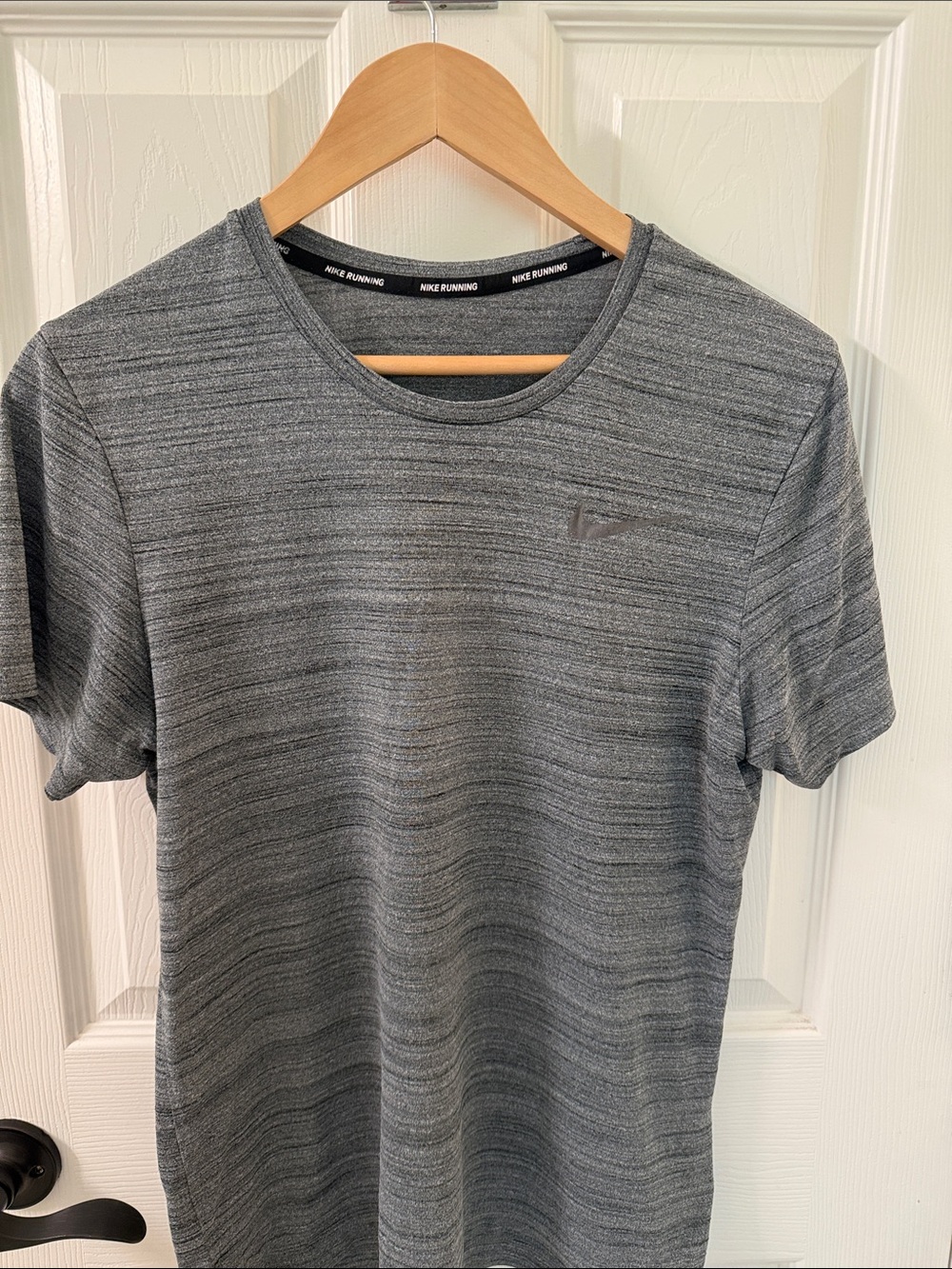 Nike Men’s Heather Charcoal Short Sleeve Tee